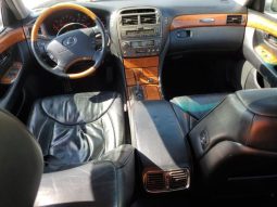 
										LEXUS LS430 2001 SILVER WITH SMALL DAMAGE full									
