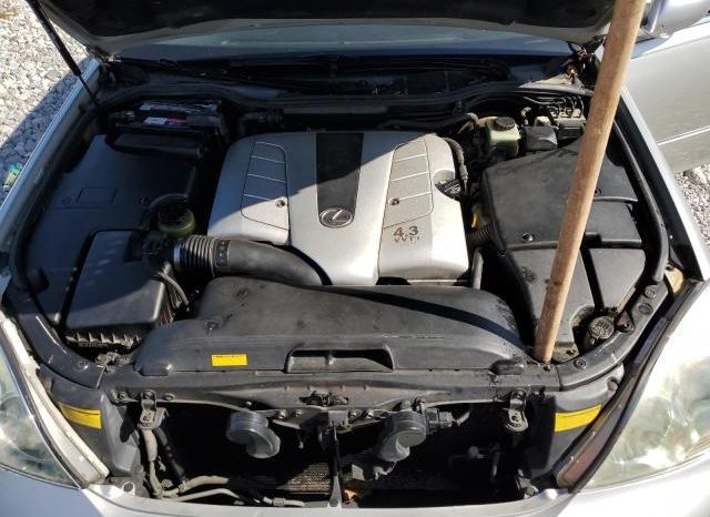 
								LEXUS LS430 2001 SILVER WITH SMALL DAMAGE full									