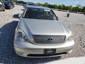 LEXUS LS430 2001 SILVER WITH SMALL DAMAGE