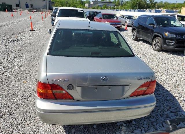 
								LEXUS LS430 2001 SILVER WITH SMALL DAMAGE full									