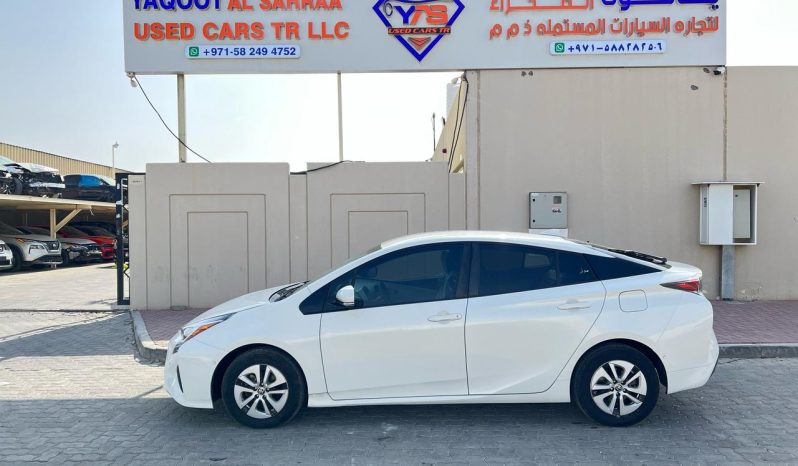 
								TOYOTA PRIUS 2017 WHITE full									
