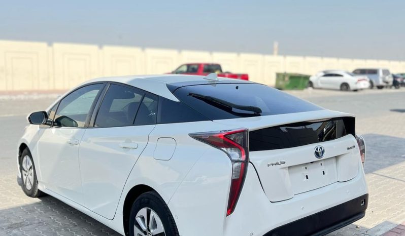 
								TOYOTA PRIUS 2017 WHITE full									