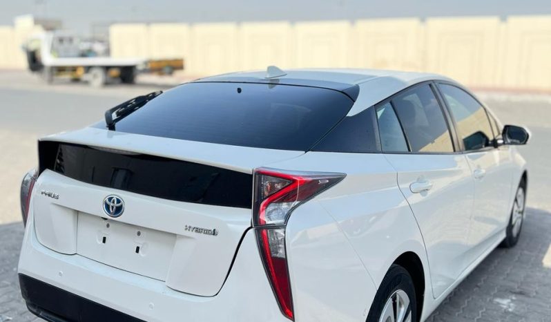 
								TOYOTA PRIUS 2017 WHITE full									