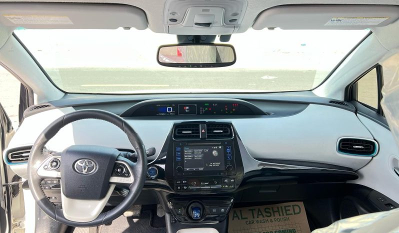 
								TOYOTA PRIUS 2017 WHITE full									