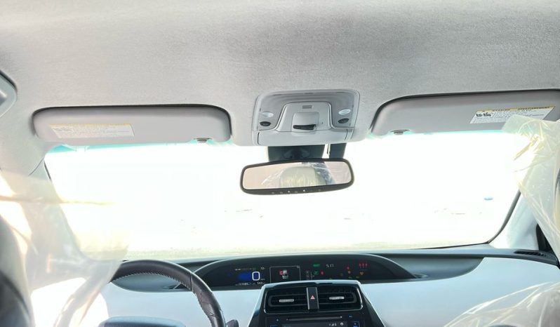 
								TOYOTA PRIUS 2017 WHITE full									