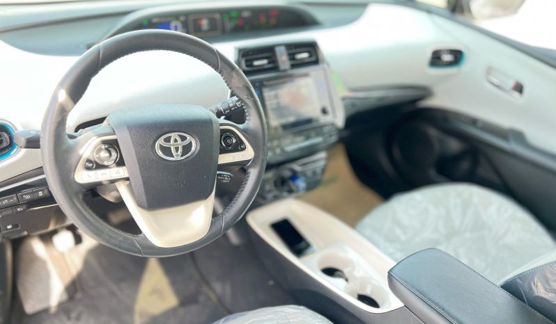 
								TOYOTA PRIUS 2017 WHITE full									
