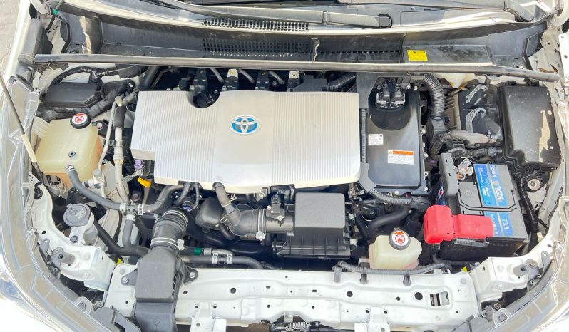 
								TOYOTA PRIUS 2017 WHITE full									
