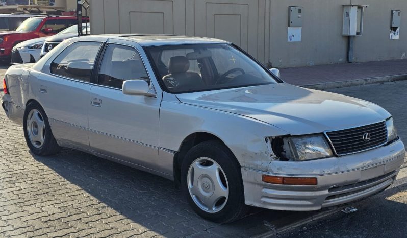 
								LEXUS LS400 1997 WHITE full									