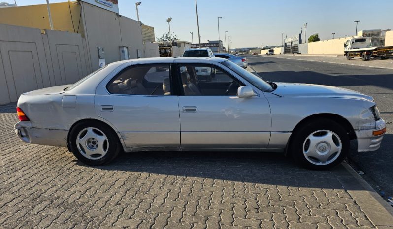 
								LEXUS LS400 1997 WHITE full									