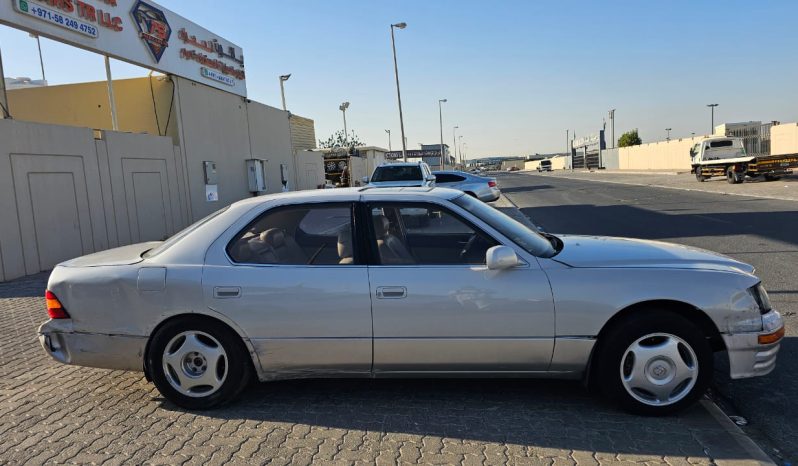 
								LEXUS LS400 1997 WHITE full									