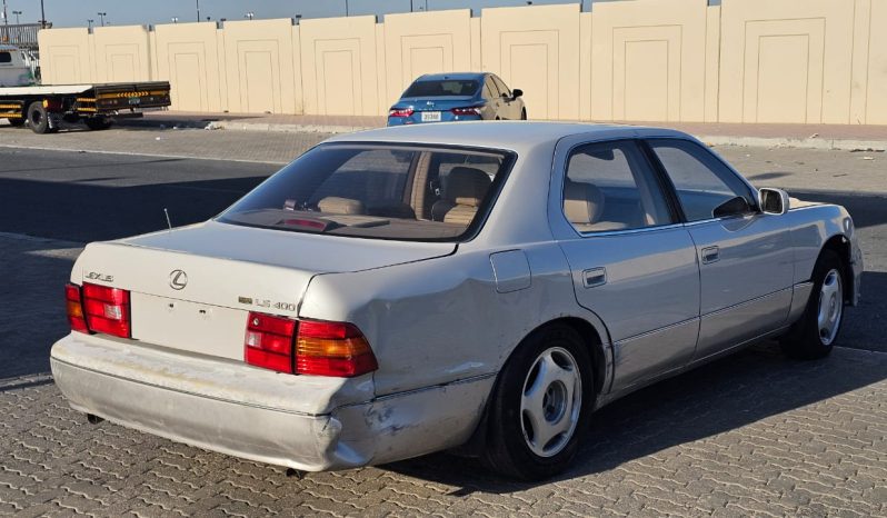
								LEXUS LS400 1997 WHITE full									