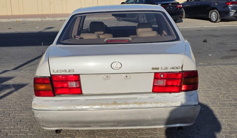 
								LEXUS LS400 1997 WHITE full									