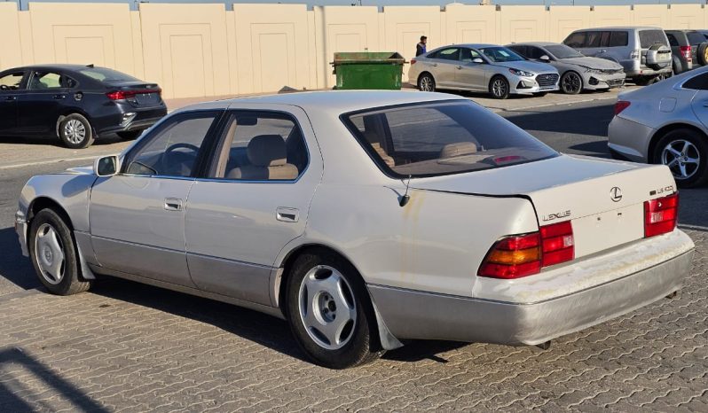 
								LEXUS LS400 1997 WHITE full									
