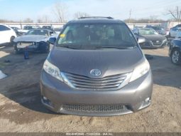 TOYOTA SIENNA 2016 XLE GRAY