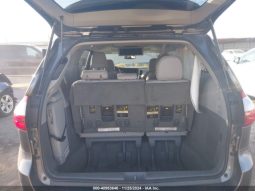 
										TOYOTA SIENNA 2016 XLE GRAY full									