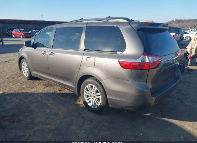
								TOYOTA SIENNA 2016 XLE GRAY full									