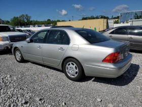 LEXUS LS430 2001 SILVER WITH SMALL DAMAGE