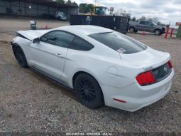 FORD MUSTANG 2017 V6 WIHTE
