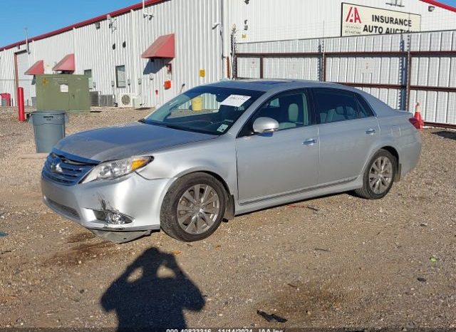 
								TOYOTA AVALON 2011 SILVER full									