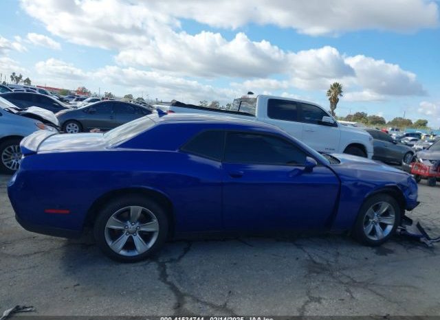 
								DODGE CHALLENGER 2019 V6 BLUE full									
