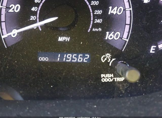 
								TOYOTA AVALON 2011 SILVER full									