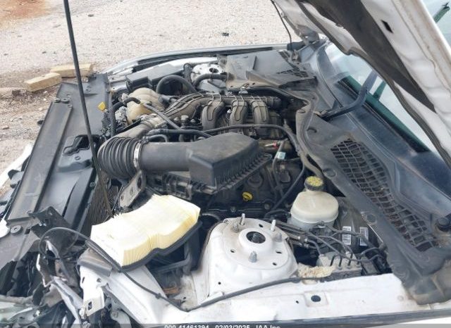 
								FORD MUSTANG 2017 V6 WIHTE full									