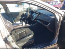 
										TOYOTA AVALON 2015 HYBRID LIMITED COLOR SILVER full									