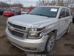 
										CHEVROLET TAHOE 2015 LT SILVER full									
