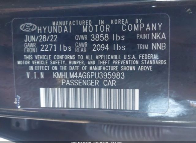
								HYUNDAI ELANTRA 2023 BLACK SEL full									